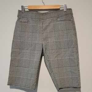 89th & Madison gingham capri pants size medium black and white